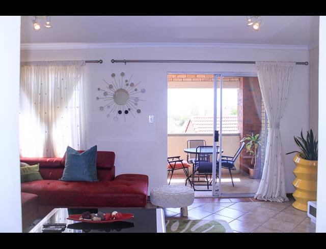 2 BEDROOM APARTMENT SOLD IN MOOIKLOOF RIDGE